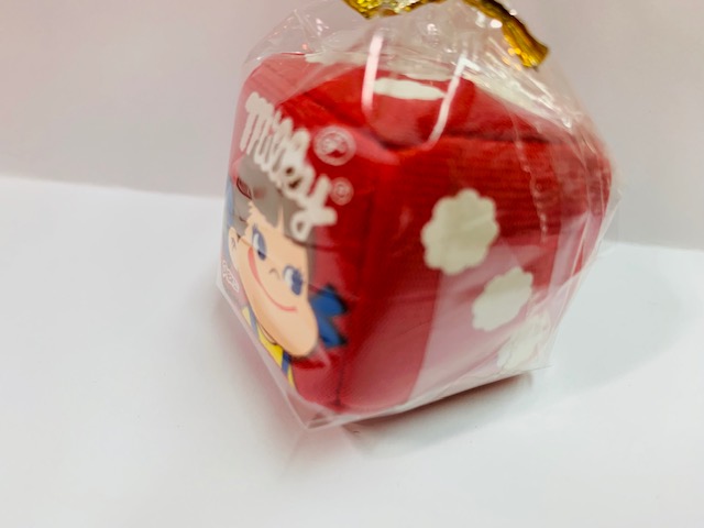 08 Peko  mini 骰子cushion