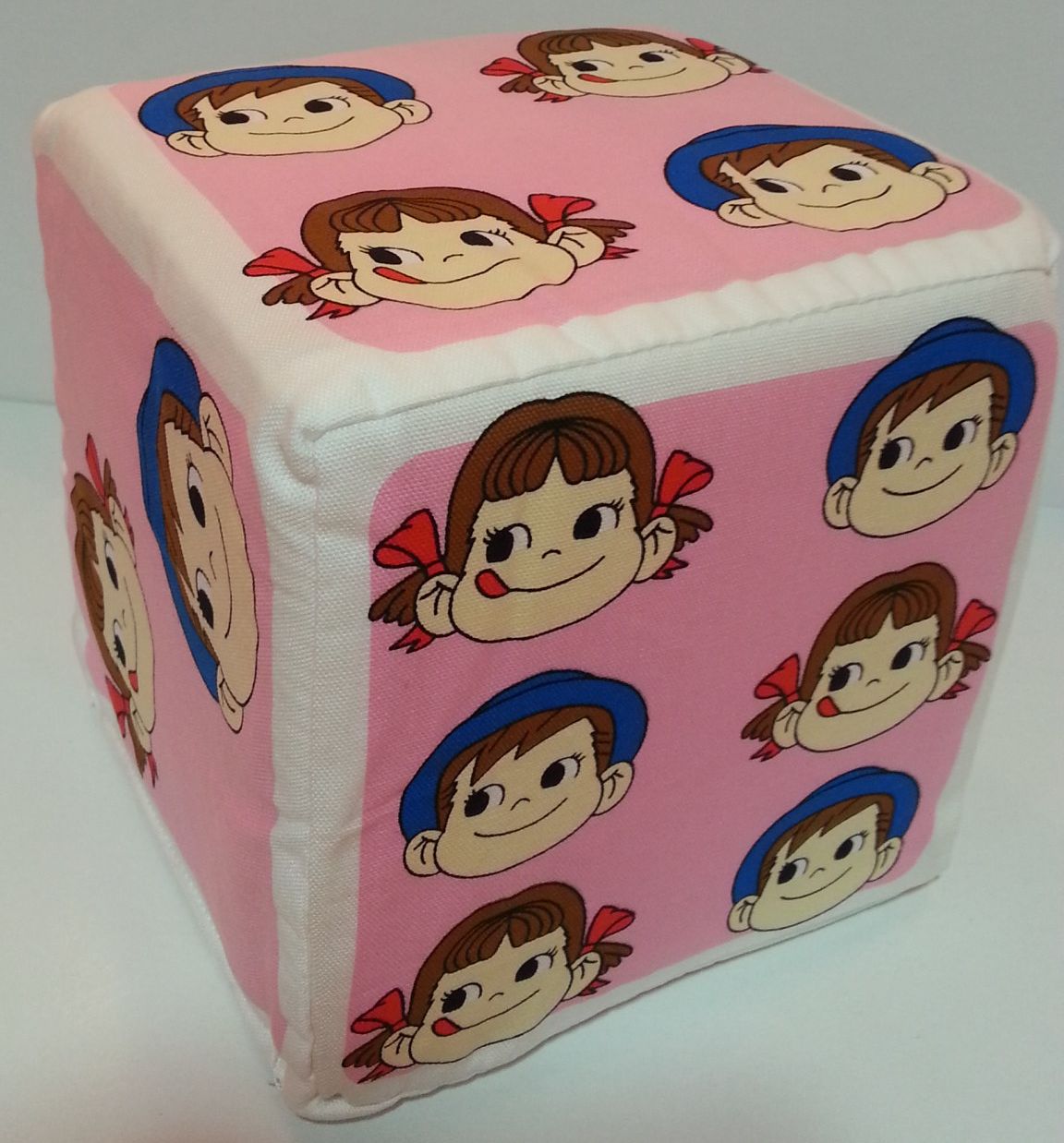 01 Peko Poko  骰子cushion