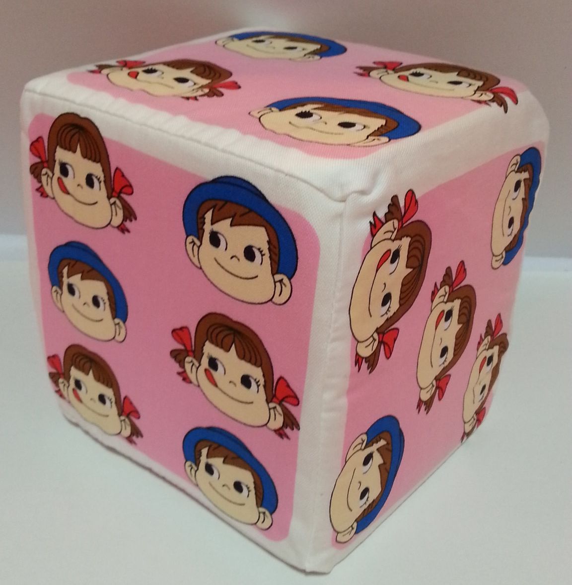 01 Peko Poko  骰子cushion