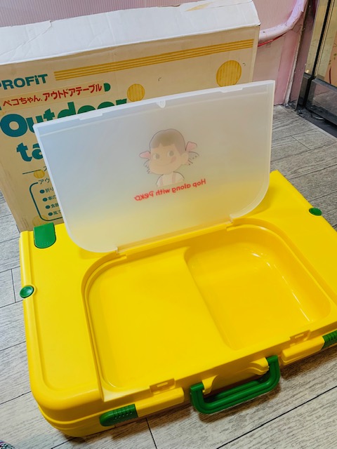 1992 Peko 摺合小桌連餐具