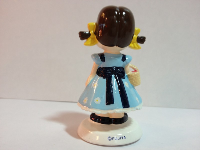08 Peko 陶器飾品-Flower Girl