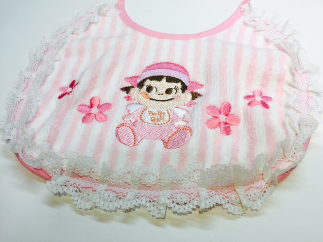 06 Baby Peko 口水肩