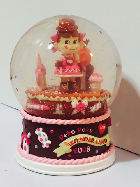 08 Peko Wonderland 飘雪水晶球