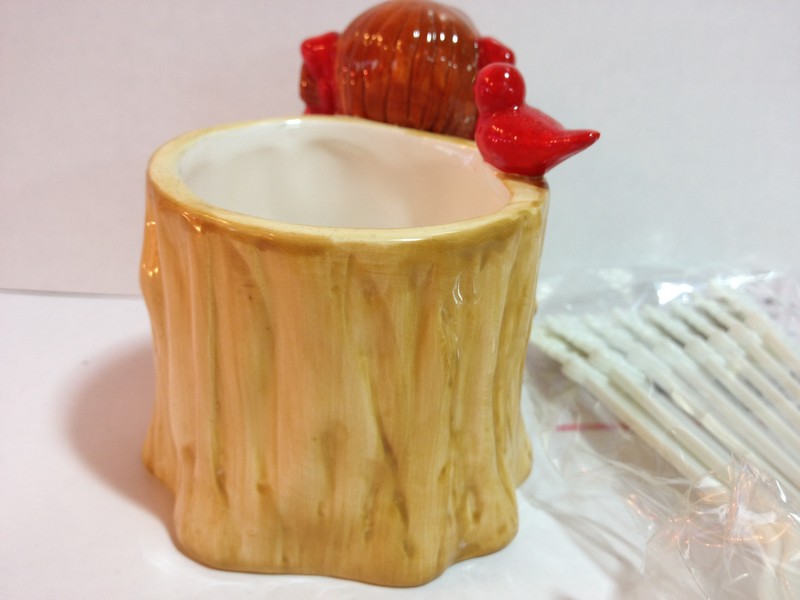 04 Peko 陶器飾座