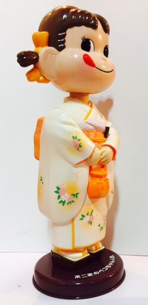 05 Peko 首振和服人形-山吹色